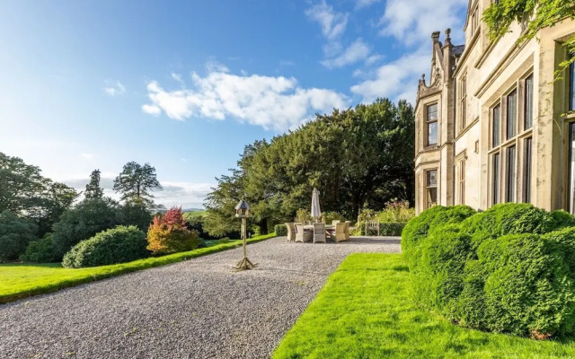 Kendal - Gothic Hall - Luxury Rooms or Apartment