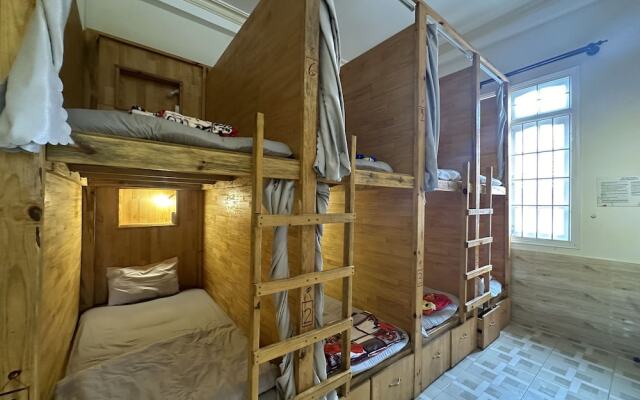 SPOT ON 1229 Happy Dream Homestay