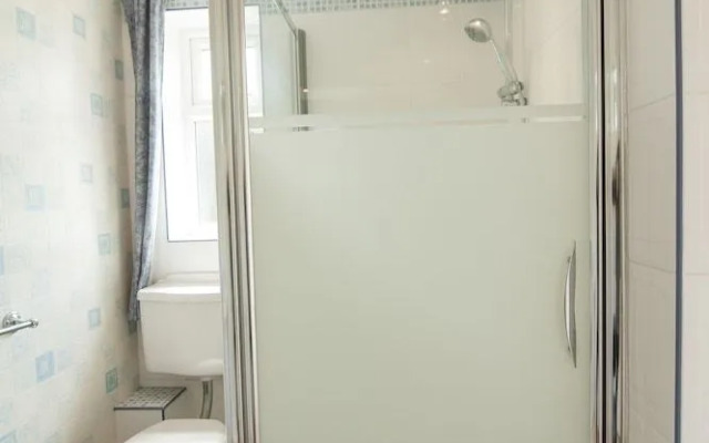 Watford stays - 4bed house