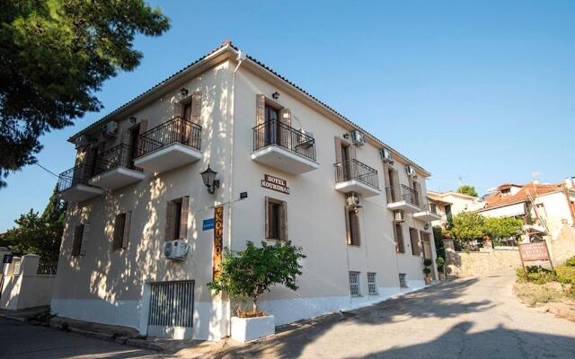 Koukonas Hotel