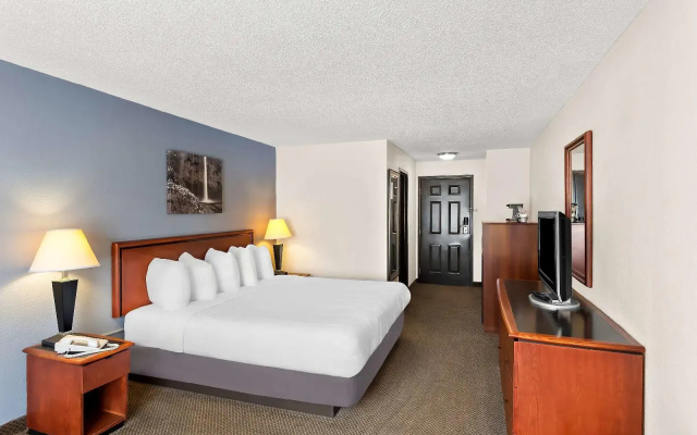 Best Western Huntington Mall Inn