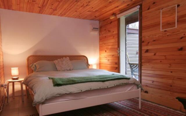 Lakeside cabin Lac de chaumecon