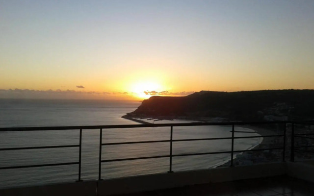 Sea View Apartment Sesimbra- Apartamento Vista Mar