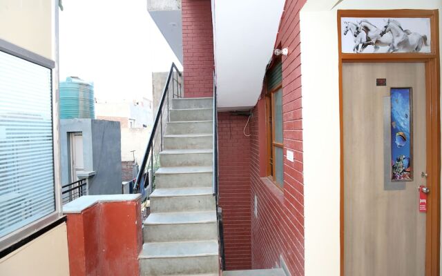 OYO 12745 Hotel Red House