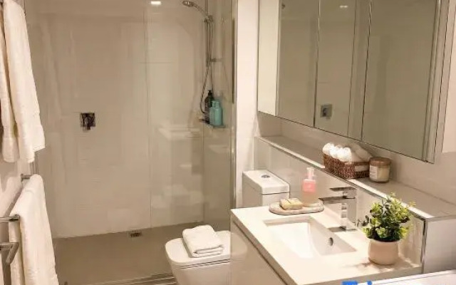 Skyline Bayview Suite