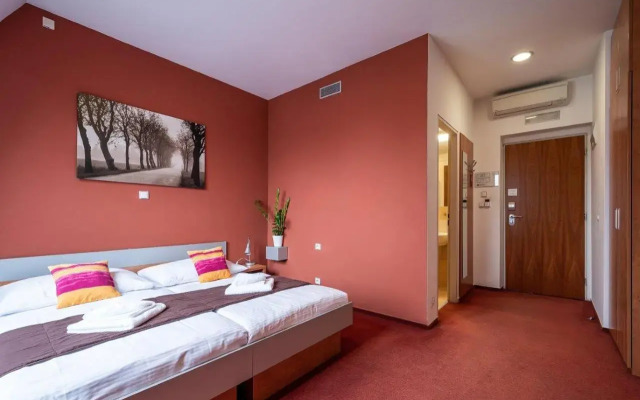 Hotel Ruby Blue