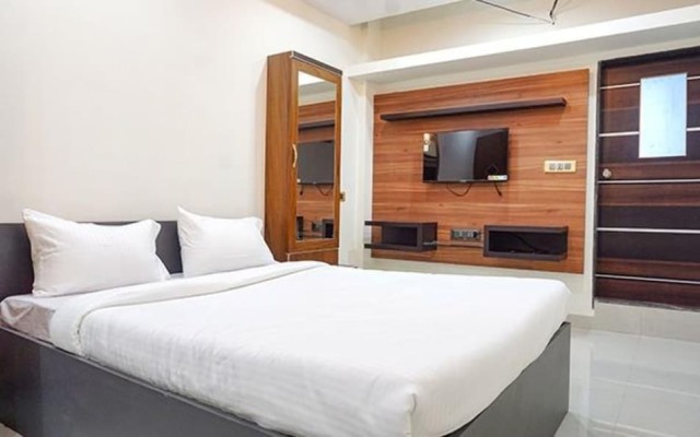 Fabhotel Classic Square