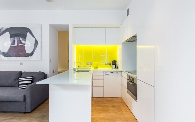 2 Bed 2 Bath Apartment Off Regent Street