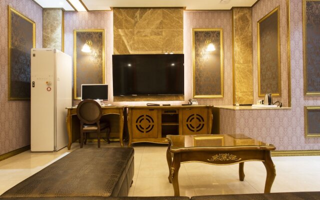 Myeongpum Drive-in Hotel