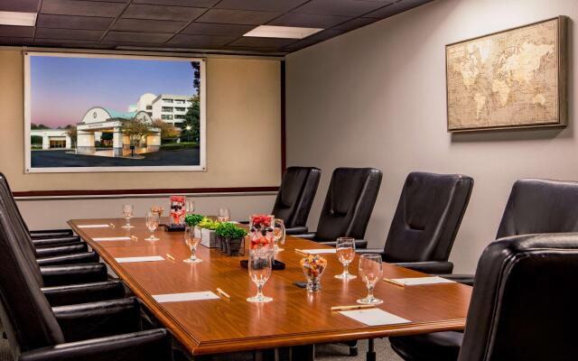 DoubleTree by Hilton Atlanta Windy Hill Ballpark