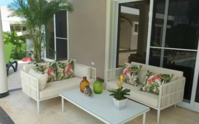 New six Bedroom With BBQ and Large Pool