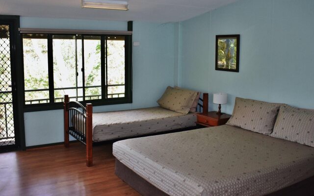 Parry Creek Farm Tourist Resort & Caravan Park