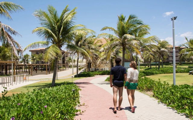 ML103 Luxuoso apartamento de 3 suítes no Mandara Lanai