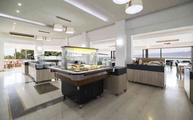 Horizon Beach Hotel