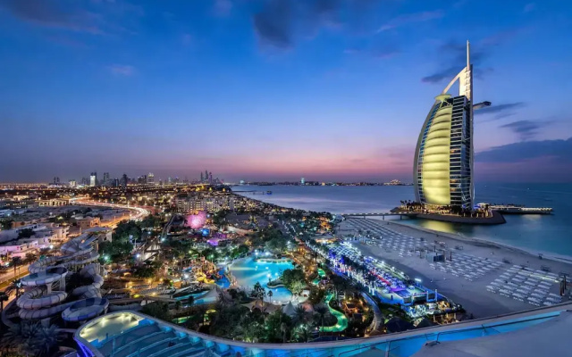 Urban Panda Hostel JBR Dubai