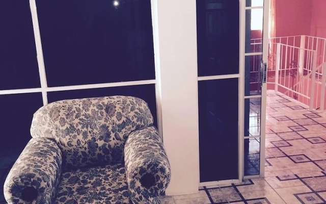 Immaculate 2-bed Apartment in Spanish Town