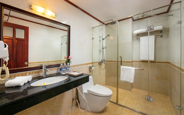 A25 Hotel - 705 Lac Long Quan