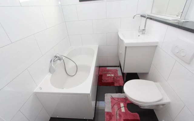 Rooms and apartments Sally