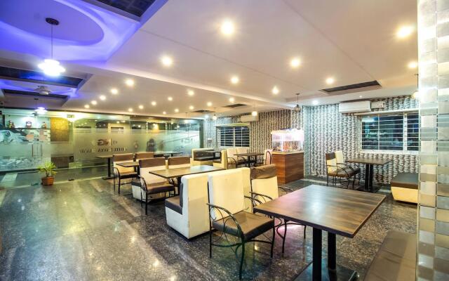 Capital O 7648 Sri Navya Grand