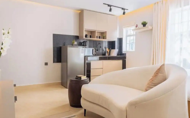 Lux Suites Studio City Apartments
