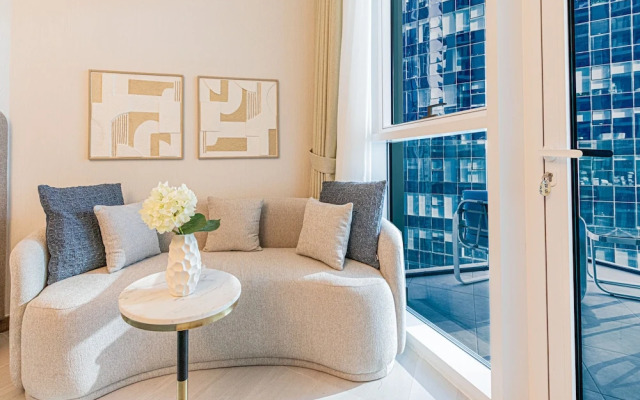 Minimalist Luxe Studio in the City