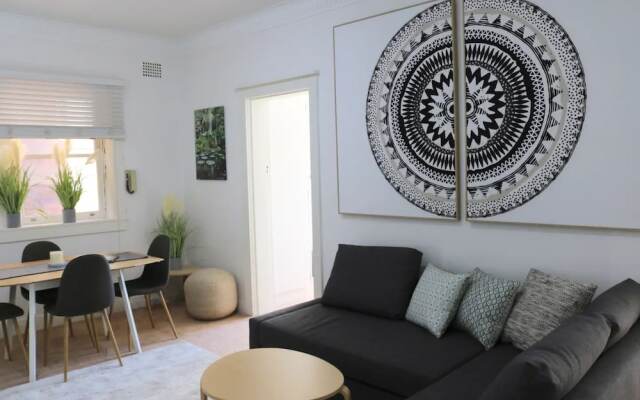 Luxury Double Bay Flat by Harbour Pool