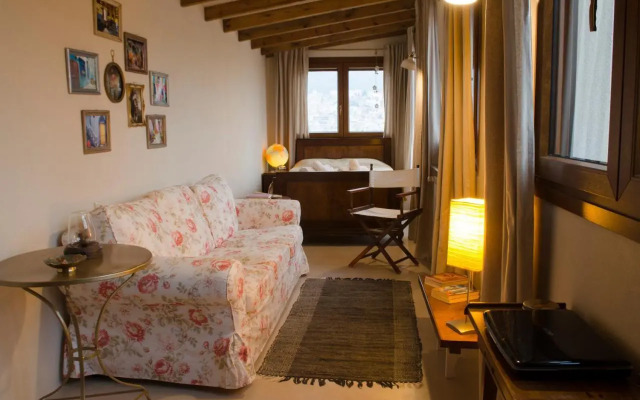 Old-Town Roof-Garden Suite