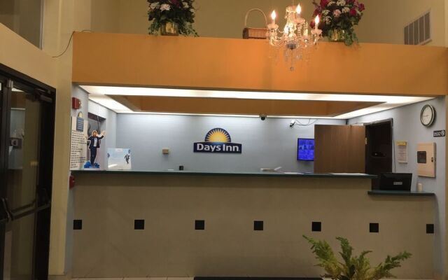 Days Inn By Wyndham Phoenix North