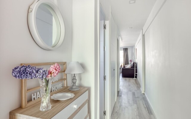 Modern Apartment in Torremolinos With Swimming Pool