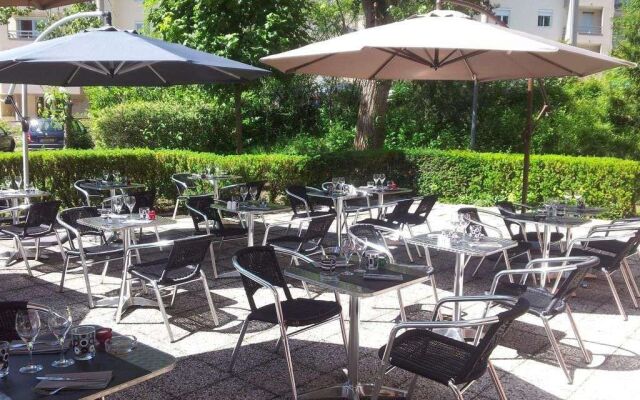 Appart'City Collection Genève Aéroport – Ferney Voltaire