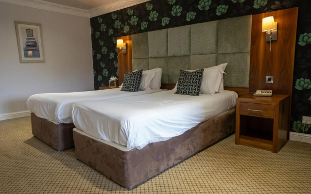 Waterton Park Hotel