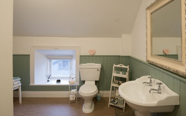 Charming 2-bed Apartment in Donegal Town Centre