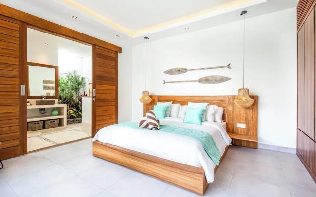 Modern 4 BR Villa 400m to the Beach in Canggu