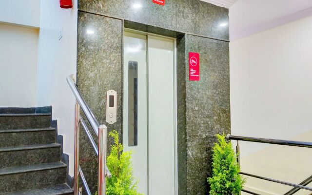 OYO 12083 Hotel Champion Inn