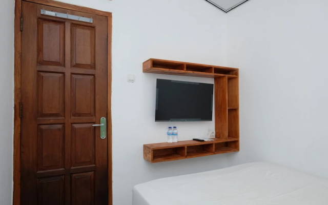 Urbanview Bimo Homestay near Sindu Kusuma Edupark Yogyakarta – Guest Rooms – Sleman