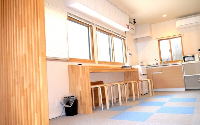Guesthouse Osaka Tengachaya Station front hall