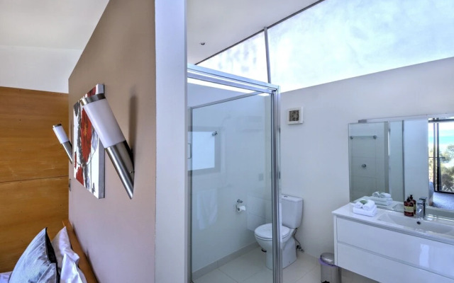 Freycinet Beach Apartments