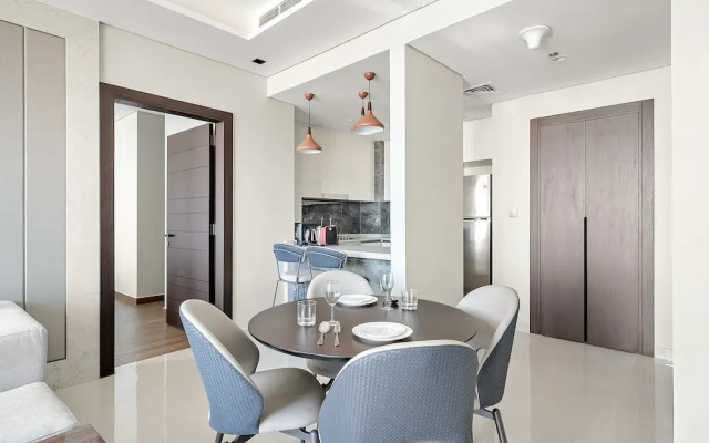 Modern 1BR With Stunning Views in Business Bay
