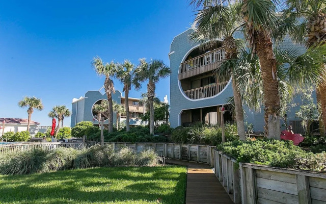 St. Augustine's Oceanfront Oasis: Hibiscus F102