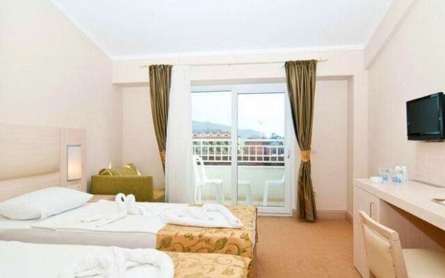 Mg White Lilyum Hotel