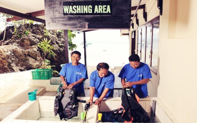 Froggies Divers Bunaken