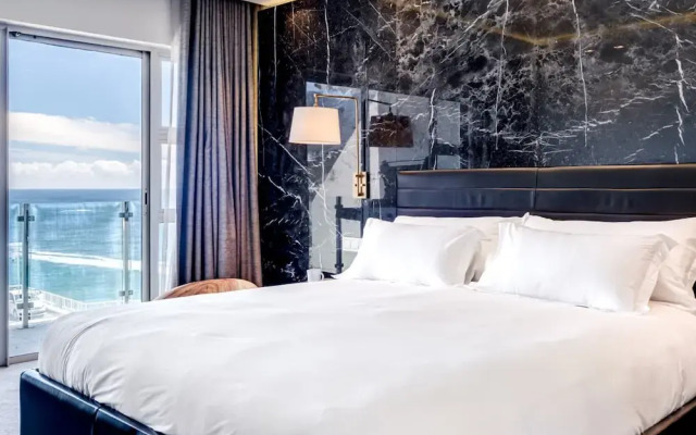 Chic Apartment w Amazing Views Dunmore Luxe