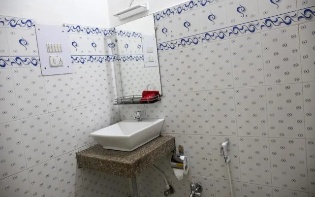 OYO Rooms Rajmahal Square