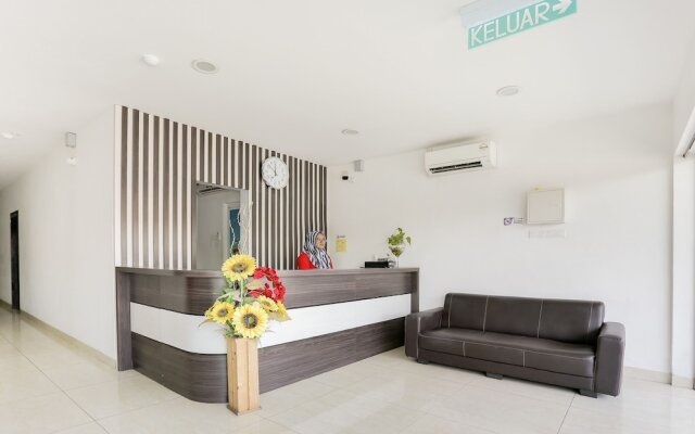 Super OYO 89495 Rich Hotel