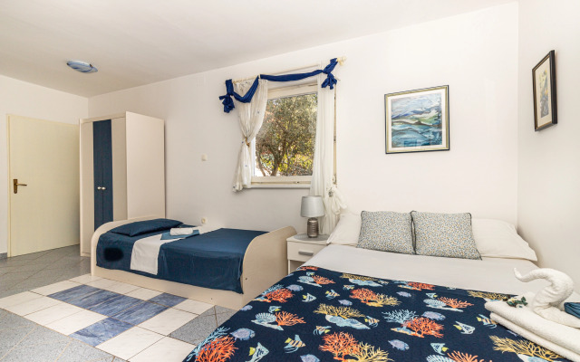 Beach Apartment Alenka Blue