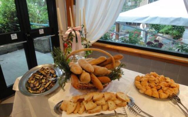Ai Platani Hotel Moderno