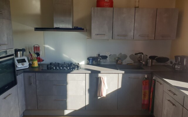 Chambre avec cuisine équipée sur demande