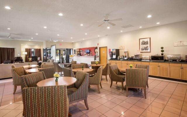 Econo Lodge Inn & Suites Hardeeville I-95