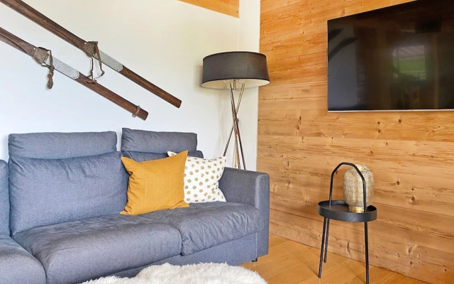 A Luxurious 12 Person Chalet With Superb View