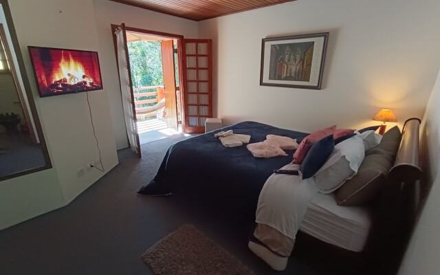 Chalé Belga - 1,2 km do Centro Turístico Capivari